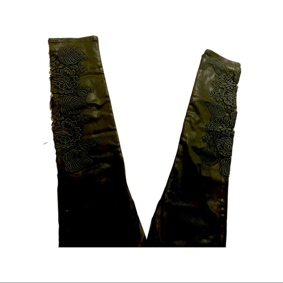 NEW J BRAND BLACK JEANS, S 31, medium waist, stunning details. - Picture 5 of 11